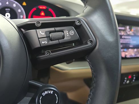 Used 2024 Porsche Cayenne S image 21