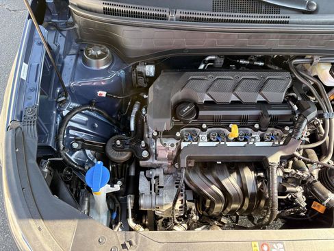 Used 2025 Hyundai Venue Limited FWD image 17