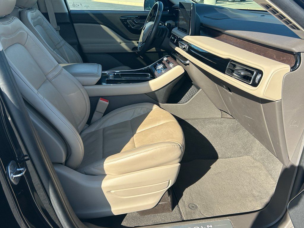 Used 2023 Lincoln Aviator Reserve w/ Elements Package Plus RWD image 12