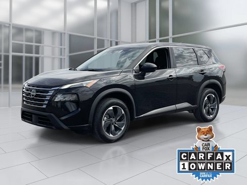 Used 2025 Nissan Rogue SV AWD/4WD image 2