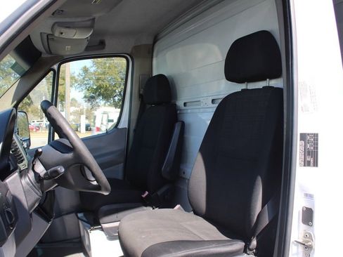 Used 2015 Freightliner Sprinter 3500 RWD image 23