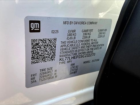 Used 2025 Chevrolet Trax LT w/ LT Convenience Package image 11