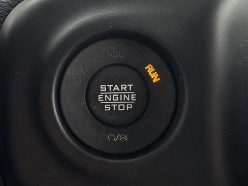 Used 2023 Jeep Wrangler Unlimited Sahara AWD/4WD image 21