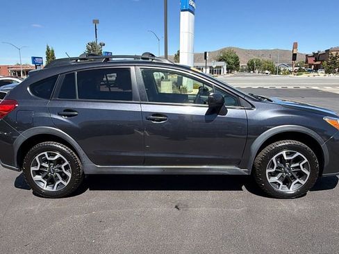 Used 2017 Subaru Crosstrek 2.0i Premium w/ Moonroof Package AWD/4WD image 2