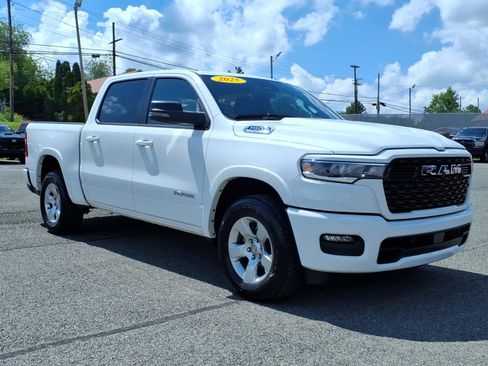 Used 2025 RAM 1500 Big Horn AWD/4WD image 9