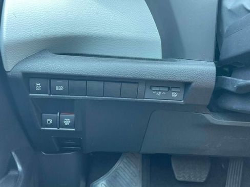 Certified 2025 Toyota Sienna XLE FWD image 24