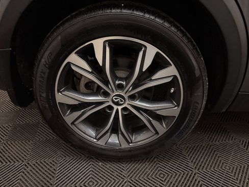 Used 2018 INFINITI QX30 Premium w/ Navigation Package AWD/4WD image 28