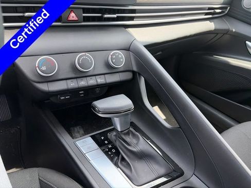 Used 2024 Hyundai Elantra SE FWD image 9