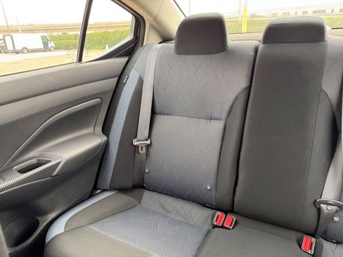 Used 2025 Nissan Versa SV image 37