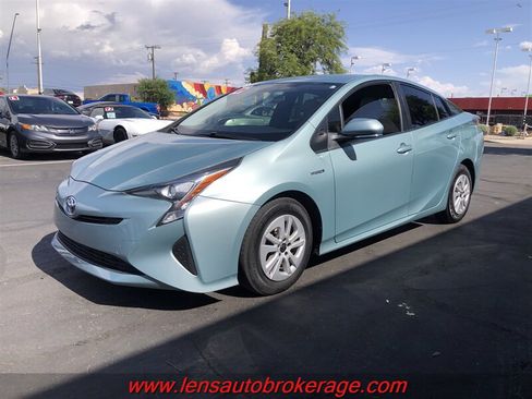 Used 2016 Toyota Prius Two FWD image 4