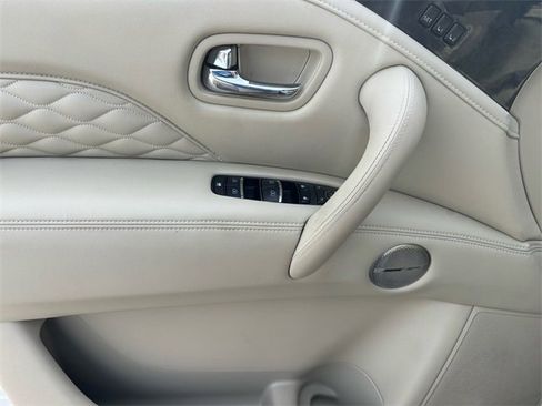 Used 2024 INFINITI QX80 Sensory w/ All-Season Package image 27
