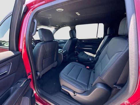New 2025 Chevrolet Traverse LT w/ Enhanced Driving Package image 24