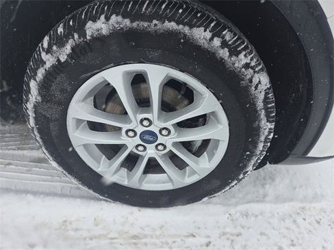 Certified 2022 Ford Escape SE w/ Cold Weather Package image 16