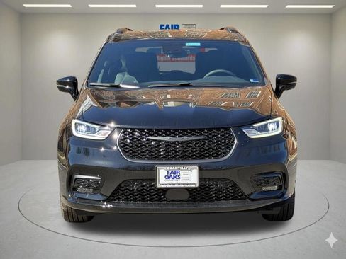 New 2026 Chrysler Pacifica Select w/ S Appearance Package FWD image 4
