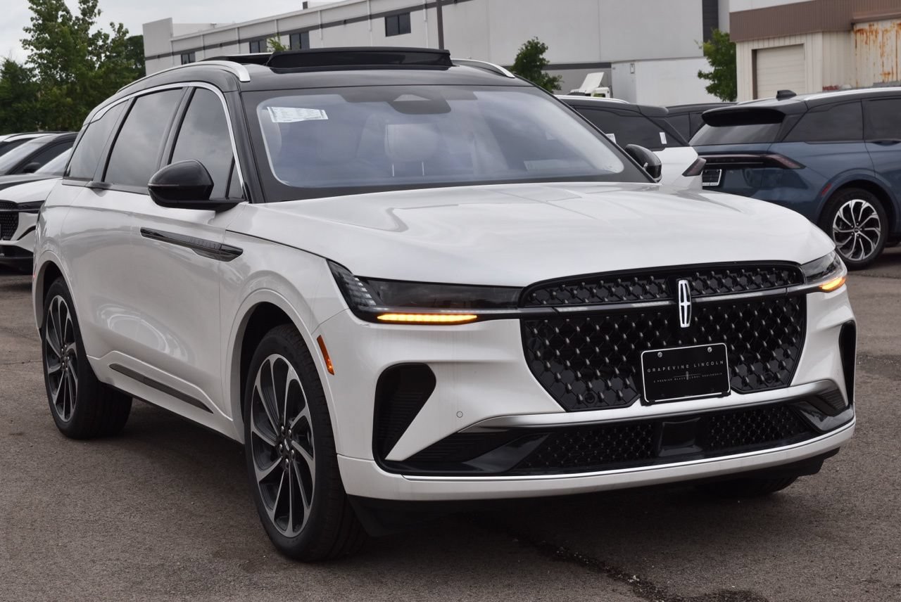 New 2026 Lincoln Nautilus Black Label AWD/4WD image 3