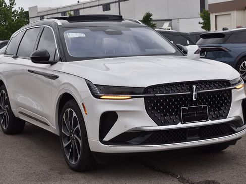 New 2026 Lincoln Nautilus Black Label AWD/4WD image 3