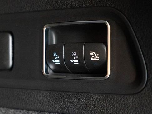 New 2026 Mercedes-Benz GLS 450 4MATIC image 39