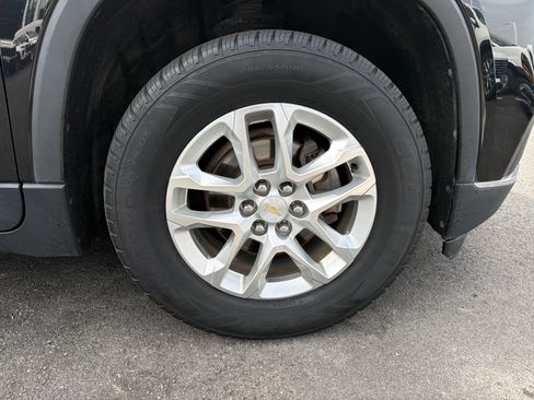 Used 2018 Chevrolet Traverse LT FWD image 11