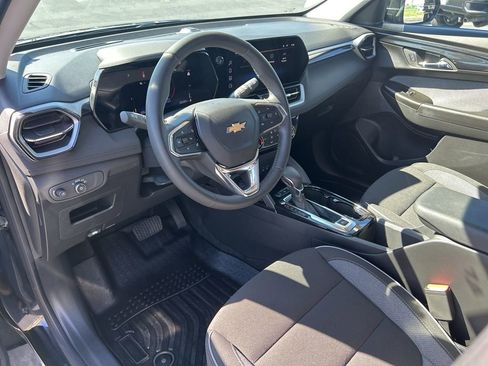 Used 2024 Chevrolet TrailBlazer LT w/ LT Cold Weather Package image 19