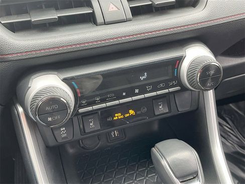 Used 2024 Toyota RAV4 SE w/ Weather & Moonroof Package image 16