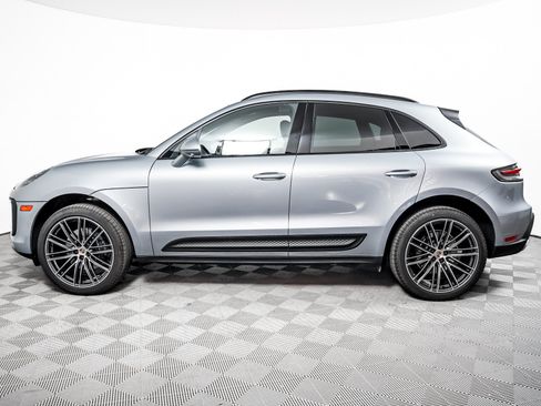 Certified 2026 Porsche Macan AWD/4WD image 2