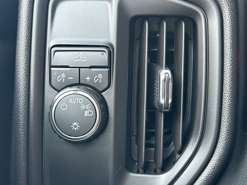 Used 2024 Chevrolet Silverado 1500 Custom image 33