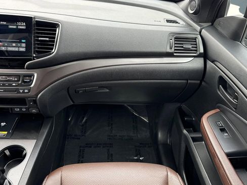 Certified 2025 Honda Passport EX-L image 29