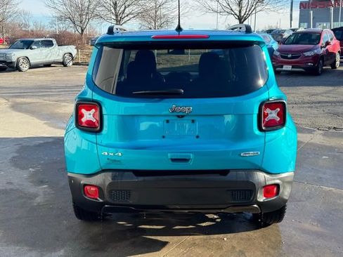 Used 2022 Jeep Renegade Latitude w/ Convenience Group image 2