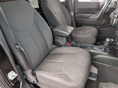 Used 2017 Jeep Wrangler Unlimited Sport AWD/4WD image 25