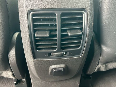 Used 2019 Ford Escape SE FWD image 10
