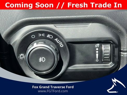 Used 2025 Jeep Wrangler Unlimited Sahara AWD/4WD image 15