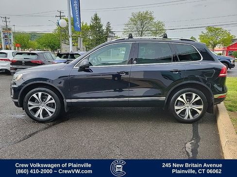 Used 2017 Volkswagen Touareg Wolfsburg Edition AWD/4WD image 25