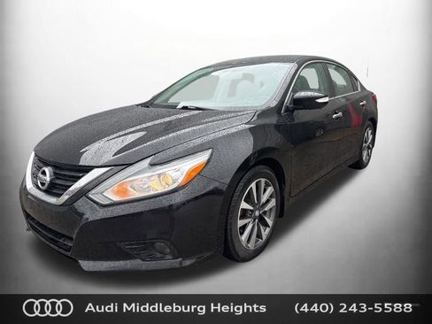Used 2017 Nissan Altima 2.5 SV w/ Convenience Package image 7