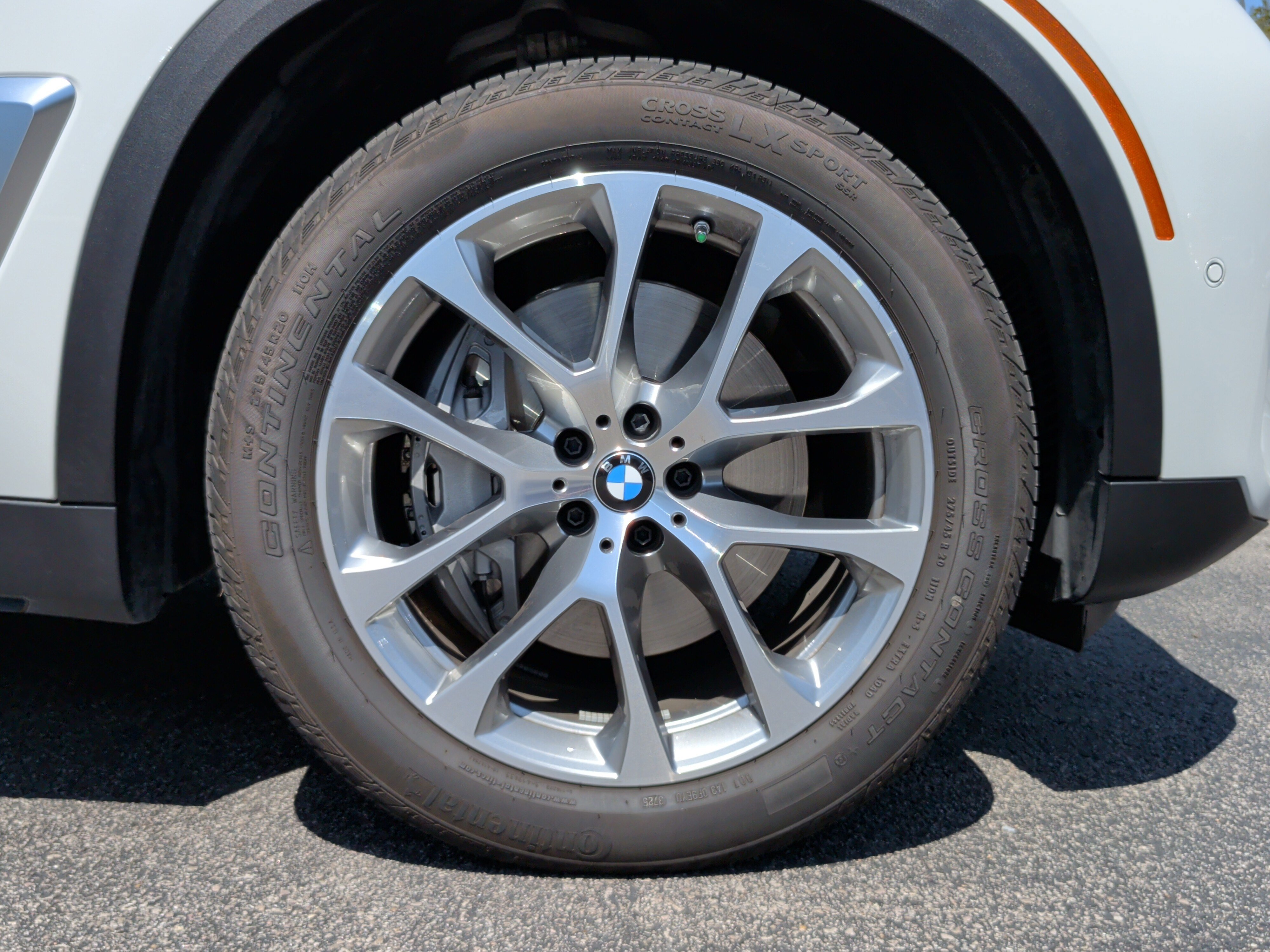 Certified 2026 BMW X5 xDrive50e w/ Parking Assistance Package AWD/4WD image 13