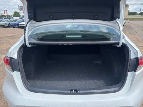 Used 2025 Toyota Corolla LE FWD image 29