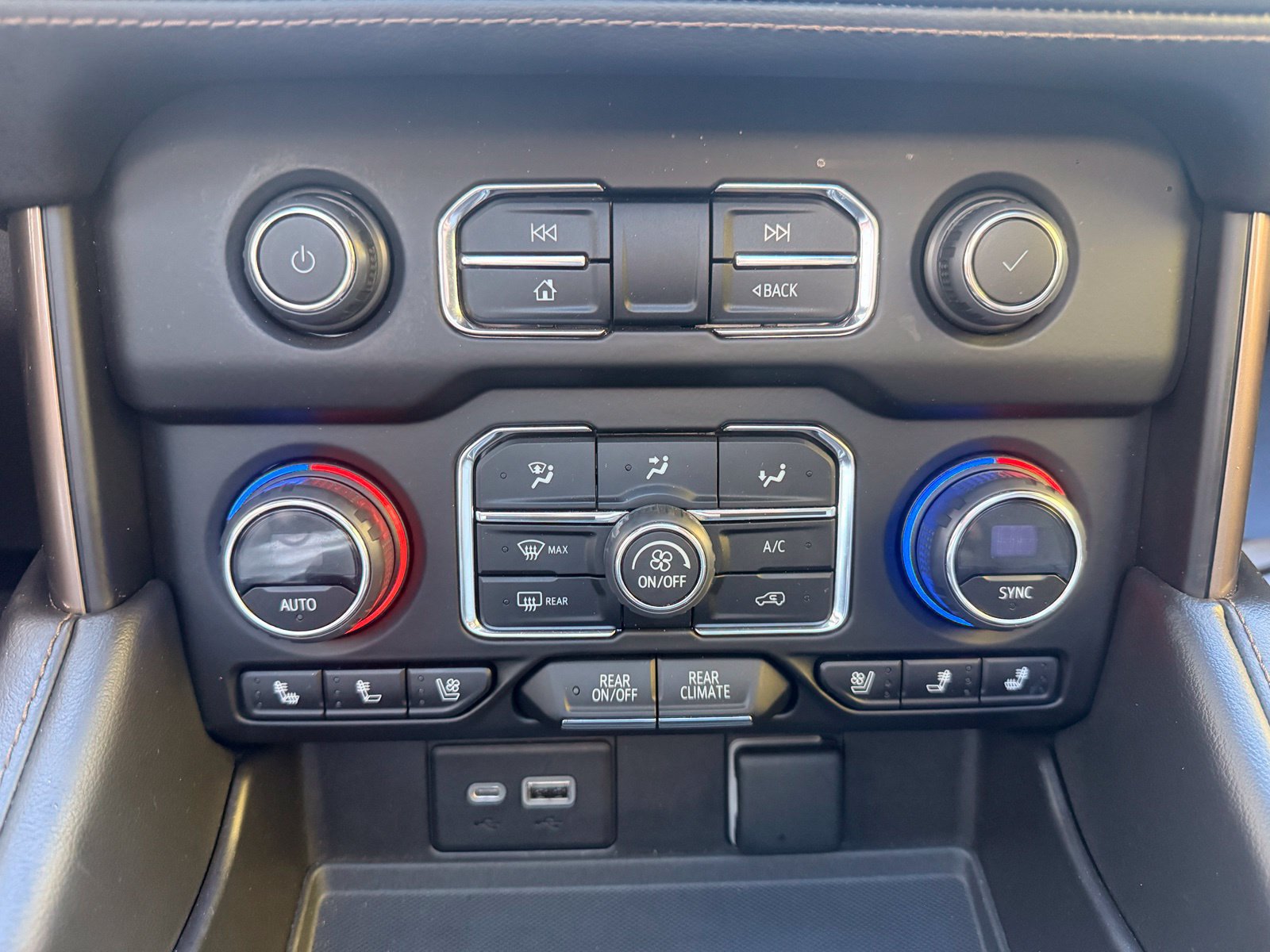 Used 2023 Chevrolet Tahoe High Country AWD/4WD image 19