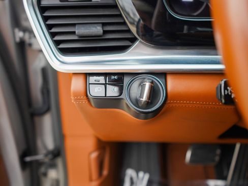 Used 2018 Porsche Panamera 4S image 20