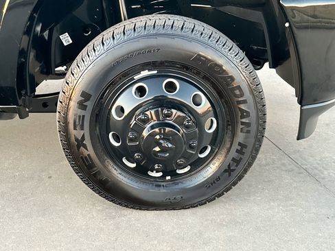 Used 2025 RAM 3500 Limited image 10