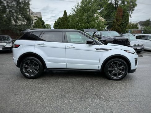 Used 2018 Land Rover Range Rover Evoque Landmark Edition AWD/4WD image 4