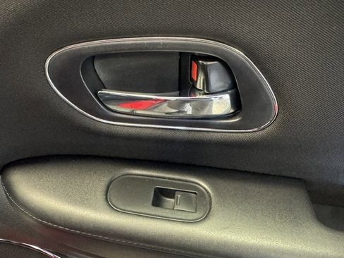 Used 2017 Honda HR-V EX image 34