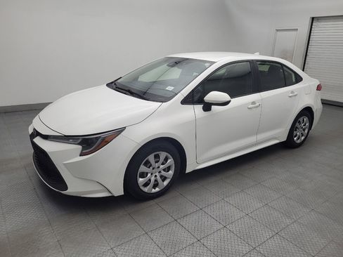 Used 2022 Toyota Corolla LE FWD image 2