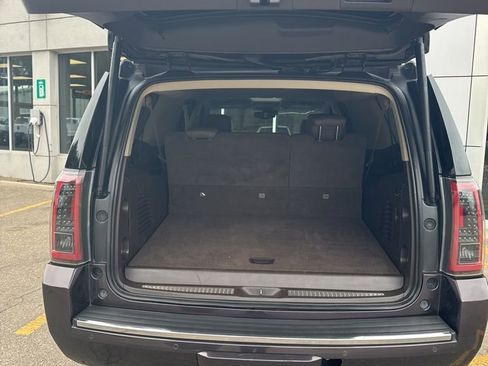 Used 2015 GMC Yukon XL Denali w/ Premium Package image 5