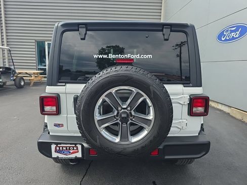 Used 2021 Jeep Wrangler Unlimited Sahara w/ Uconnect 4C Nav & Sound Group AWD/4WD image 7