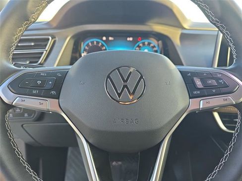 Used 2025 Volkswagen Atlas Cross Sport SE w/ Panoramic Sunroof Package image 23