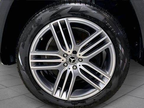 Used 2022 Mercedes-Benz GLS 450 4MATIC image 11