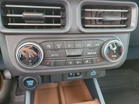 Used 2023 Ford Maverick Lariat w/ Lariat Luxury Package AWD/4WD image 17