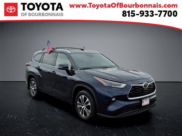 Used 2022 Toyota Highlander XLE FWD image 1