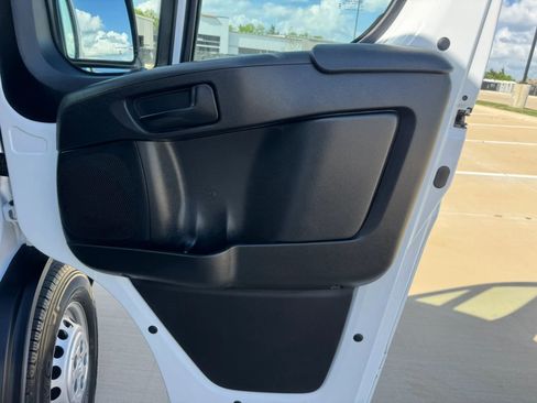 Used 2025 RAM ProMaster 2500 w/ Convenience Group image 31