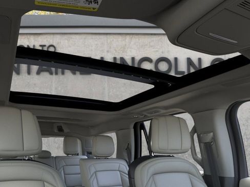 New 2026 Lincoln Navigator Reserve AWD/4WD image 22