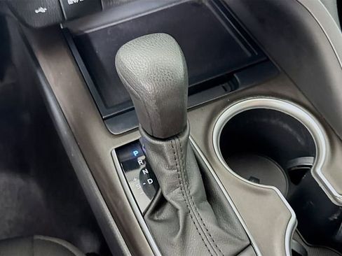 Used 2021 Toyota Camry LE image 19